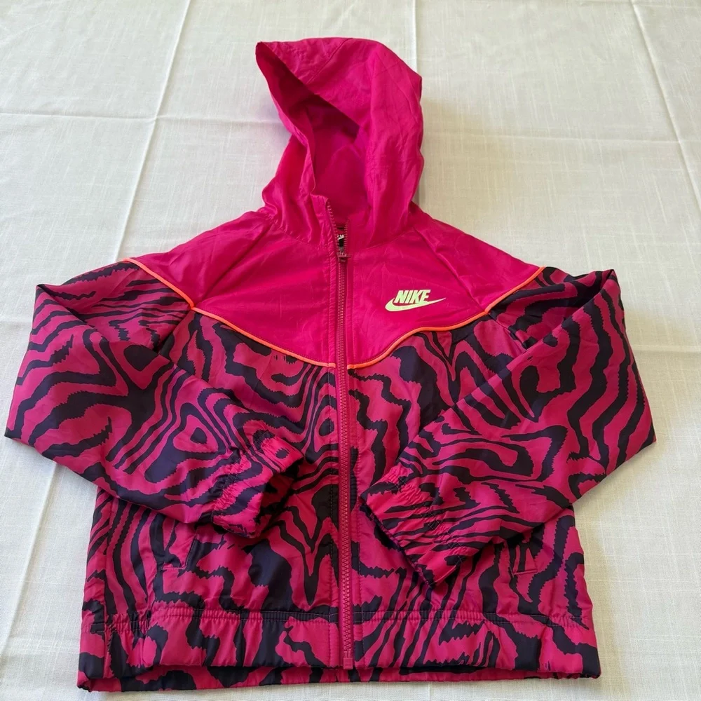 Nike SPORTSWEAR WINDRUNNER LITTLE KIDS' FULL-ZIP JACKET IN FIREBERRY Size M